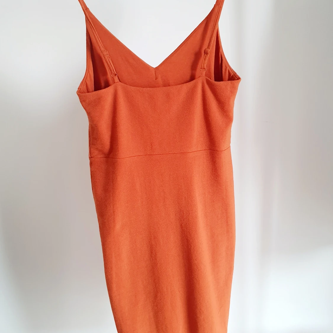 Figurnära klänning - 90