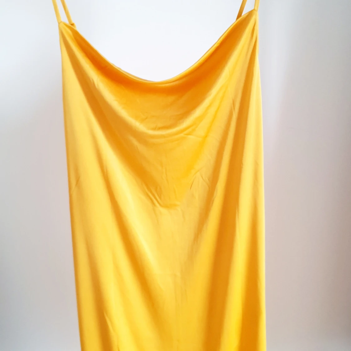 Golden klänning storlek L - 90