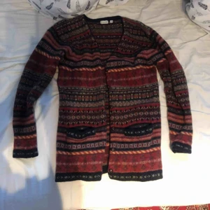  - Fin kofta köpt på secondhand storlek 34/36 ❣️köparen står för frakt! 