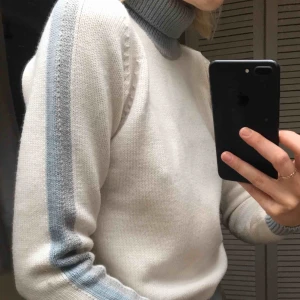  - Polotröja i ull från Prada i bra skick