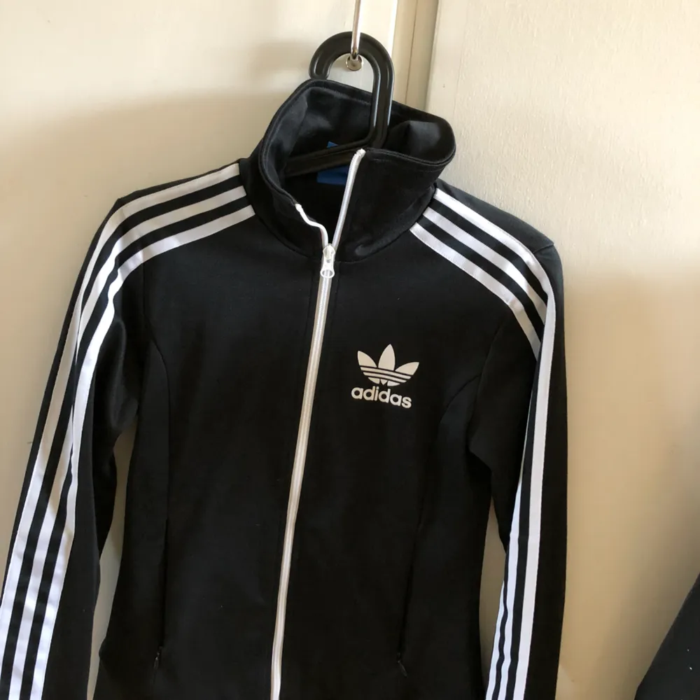 Munktröja från adidas Aldrig använd pga fel storlek. Hoodies.