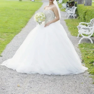  - Bröllopsklänning