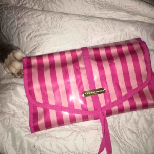  - Äkta Victoria secret nessecsär nästintill oanvänd 