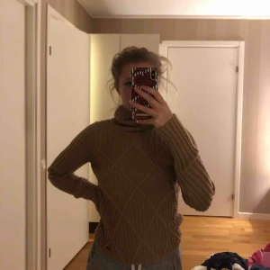  - Beige stickad tröja från hollister! Aldrig använd! Frakt 40kr