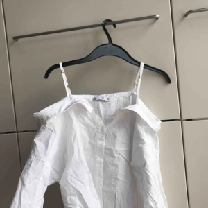  - Lite skrynklig bara men riktigt fin blus!😍