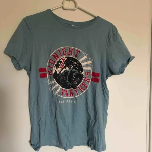  - T-shirt från Gina Tricot. Aldrig använd. Köparen står för frakt:)