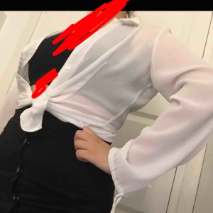  - Mycket nice material, kan både kläs ner samt klä upp,  mycket fint skick