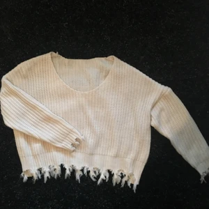  - Super cozy oversized knitted sweater from Taiwan! Fits M/L/XL Meet ups in Sthlm/ post not included in price ✨