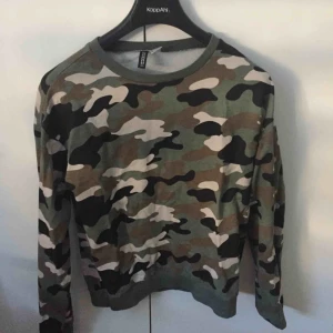  - En vanlig tröja från HM som aldrig blev till använd o vill bli av med den 