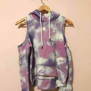  - Hoodie w copped shoulders från Hollister