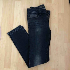  - Snygga jeans från Only. W28, H34. Frakt 39 kr