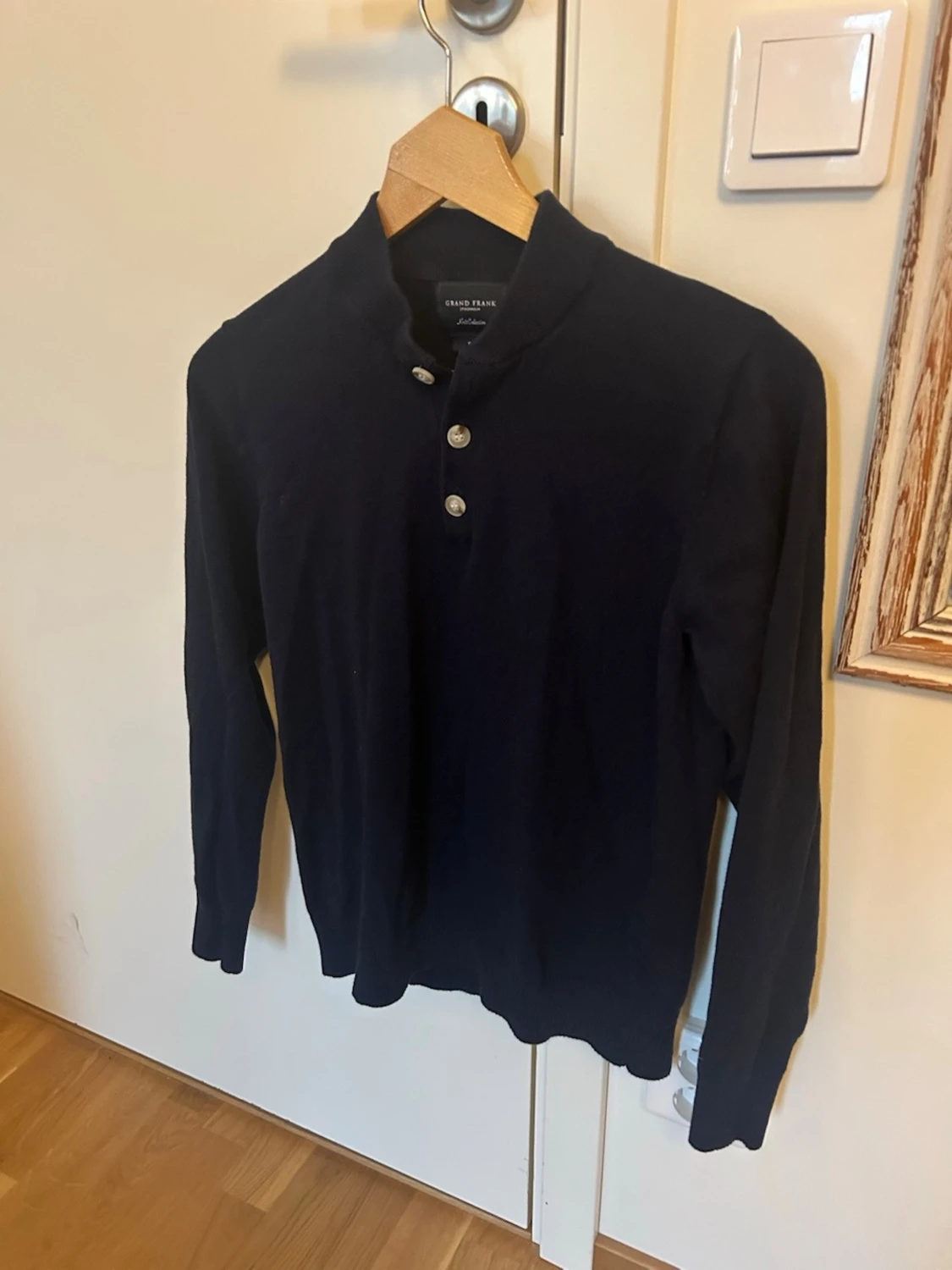 Mörkblå tröja med knappar från Grand Frank  - 1
