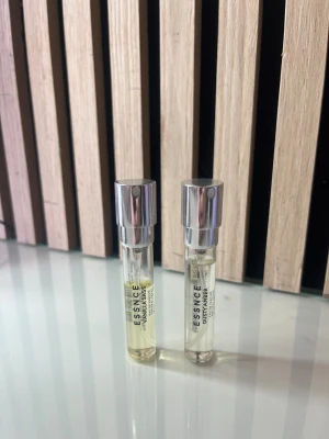 Essnce 2 parfymer  - Två parfymer från Essnce i doften vanilla sass 🪻 och dusty amber 🍏 Perfekta att ha i väskan eller testa ny doft. 