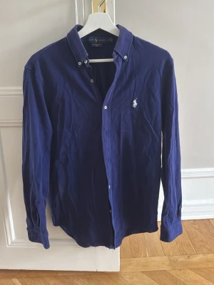 Ralph lauren skjorta  - Bra skick på skjortan. Storlek S 