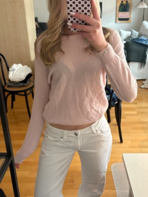 Kashmir tröja - Supersöt rosa kashmirtröja från Davida i 100% kashmir. Nypris ca 1000 kr💓