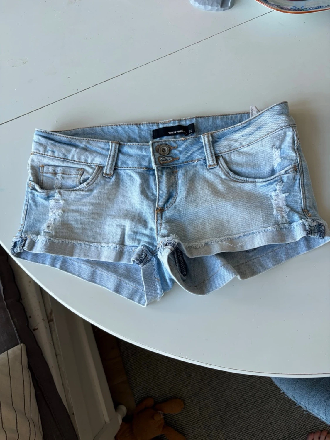 Ljusblå lågmidjade jeansshorts från Tally weijl