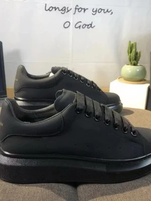 Alexander Mcqueen - .