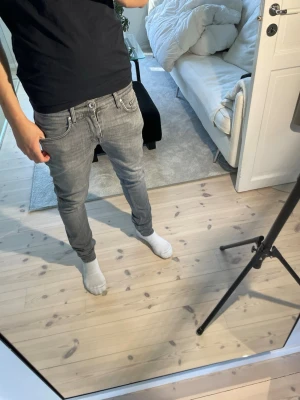 Tiger of Sweden jeans - Tiger of Sweden jeans | Storlek 29/32 | Mycket bra skick | Billigare pris vid köp av fler jeans på min profil | Skriv till mig vid frågor!📩