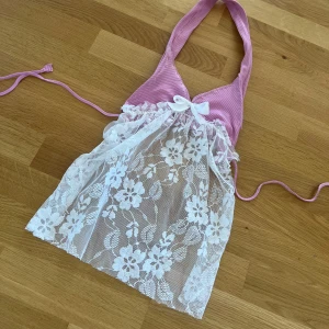 Spets topp - Spets topp som jag sytt! Behöver lite justering!!