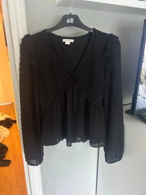 Söt blus! - Super söt blus från Gina young i storlek 158/164.💕
