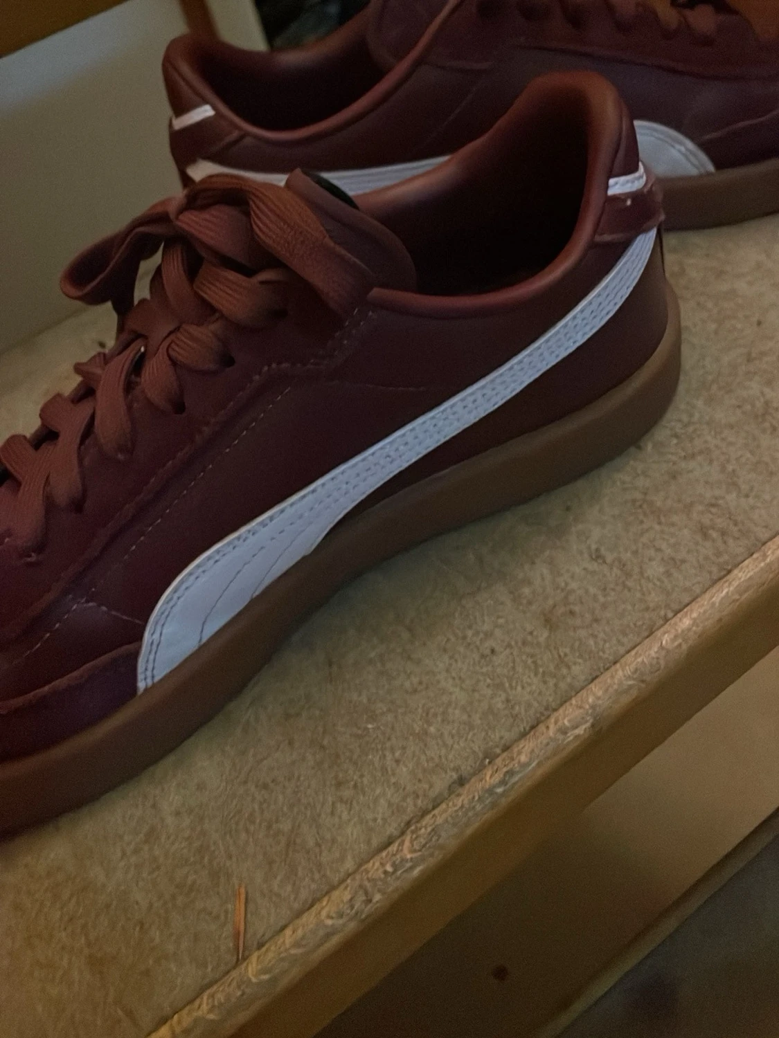 Vinröda Puma skor - 1