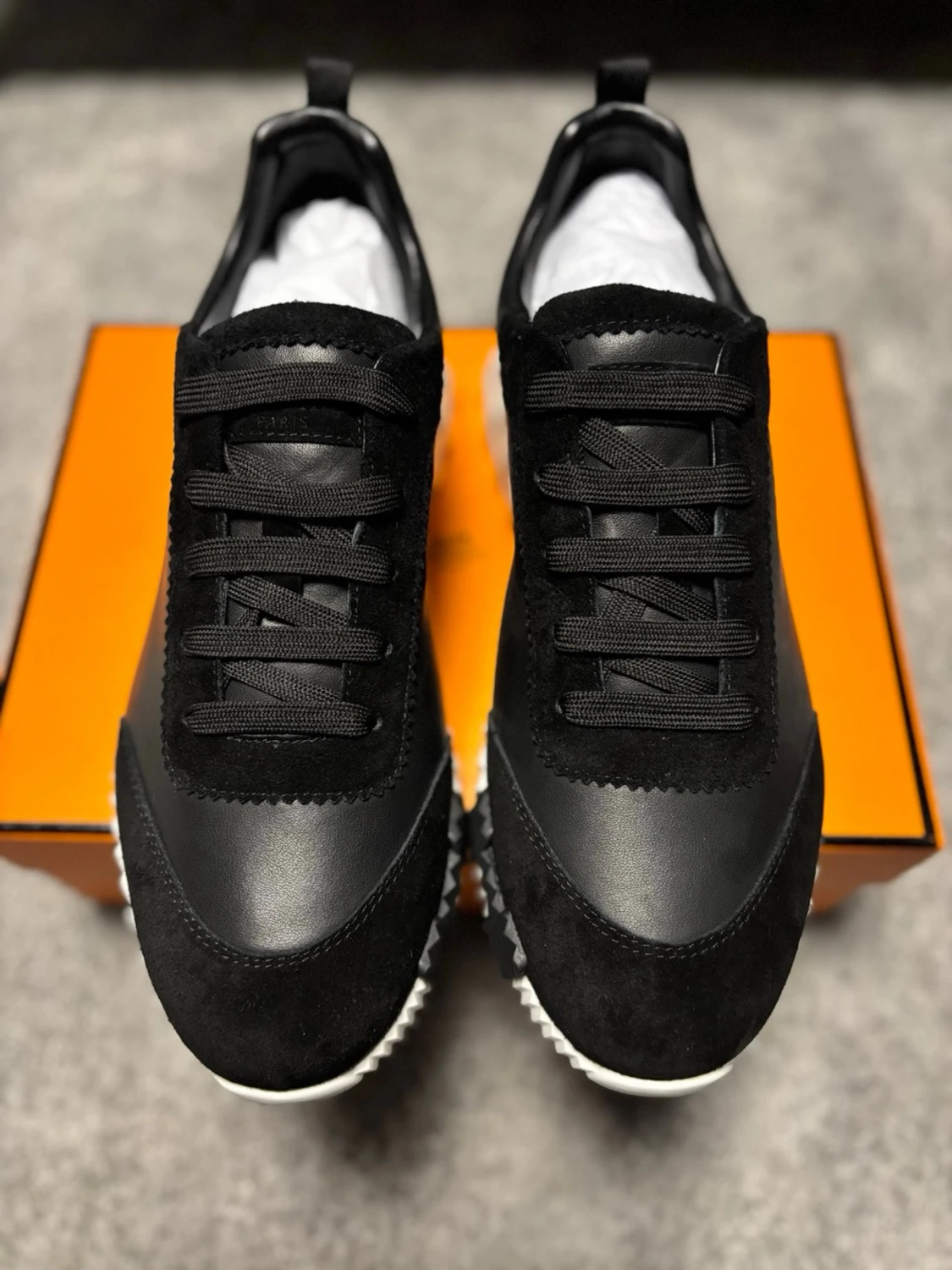 Svarta H Bounce Sneakers - 1