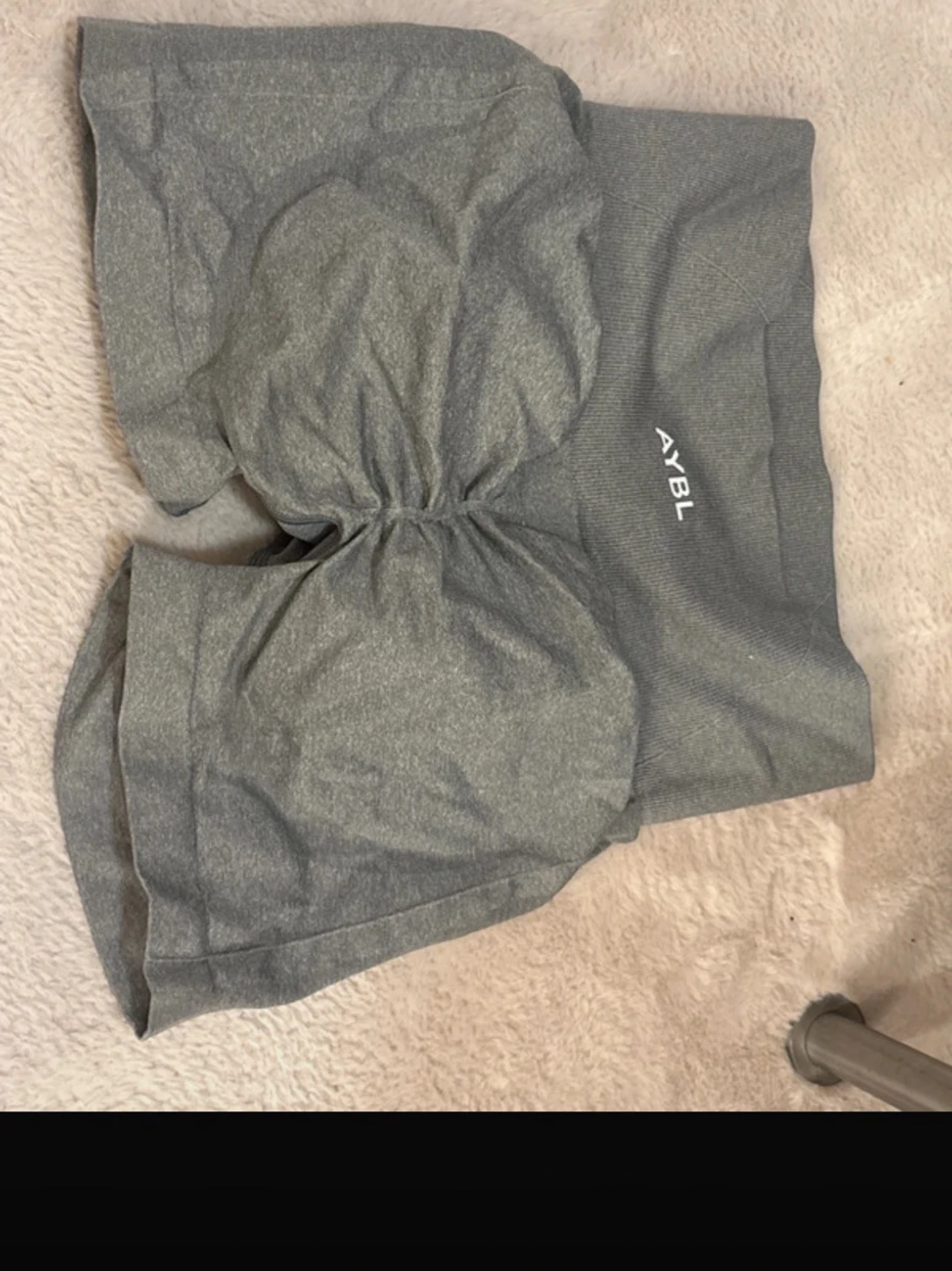 Grå högmidjade shorts från AYBL - 2