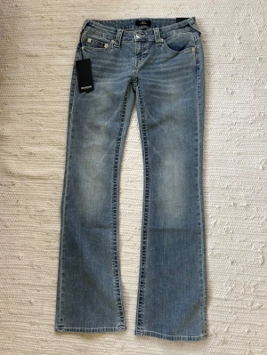 Nya true religion jeans - Säljer dessa nya true religion jeans då dem inte passade och inte längre kan skicka tillbaka. (Nypris: 1399kr)