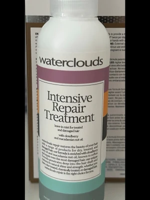  hårvård  - Waterclouds Intensive Repair Treatment  Använd endast ett fåtal gånger (max 2 gånger). Köpt för cirka 7 månader sedan.   Passar torrt, behandlat och skadat hår. Säljs då den inte kommer till användning.