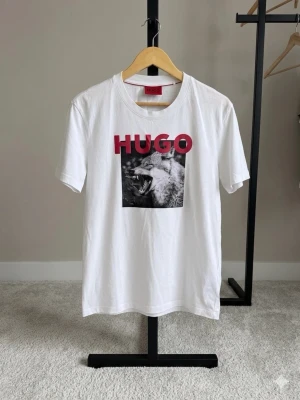 Hugo T-shirt  - Säljer en oanvänd hugo t-shirt i storlek M