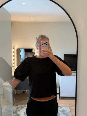 T-shirt med puffärm - superfin, använder inte längre!