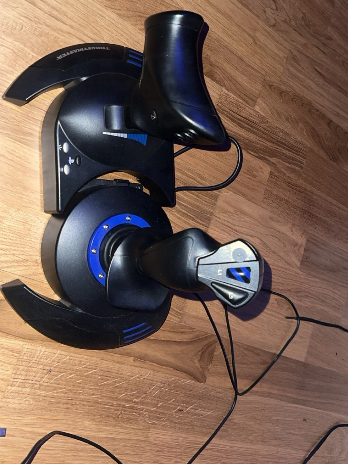 Thrustmaster joystick och throttle