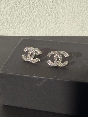 Snygga örhängen - Stainless steel | Finns även i guldfärg🩷 