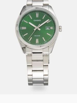 Casio klocka med grön urtavla - Stilren klocka från Casio med grön urtavla och datumvisning. Boetten och armbandet är i blankt silverfärgat rostfritt stål. Klockan har minimalistiska indexmarkeringar och klassisk rund form. Perfekt accessoar för dig som gillar en modern och clean look.