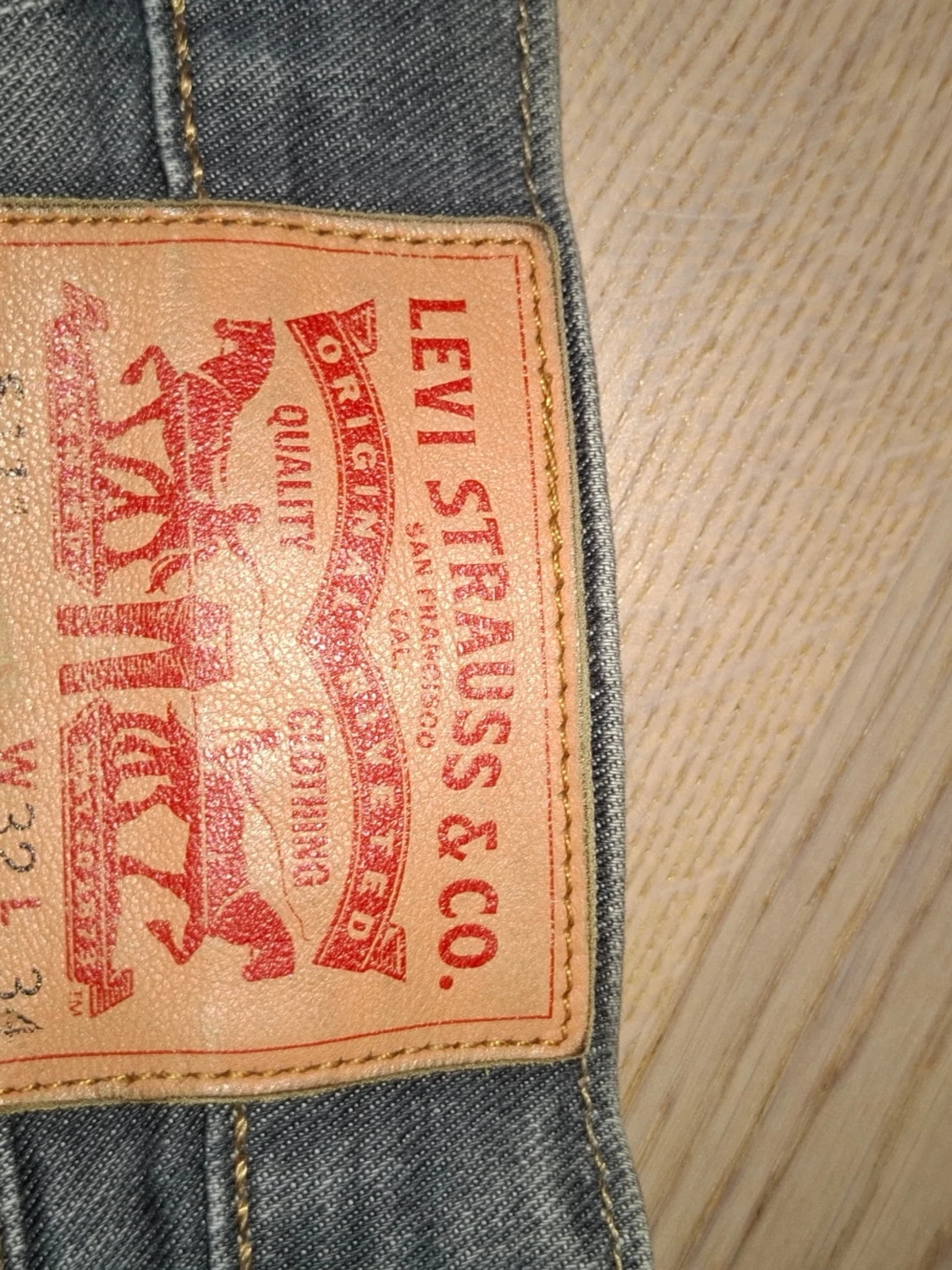 Grå Levi's jeans med raka ben - 2