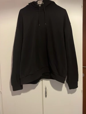 Hoodie - Hej, säljer min hoodie. Skriv för intresse.