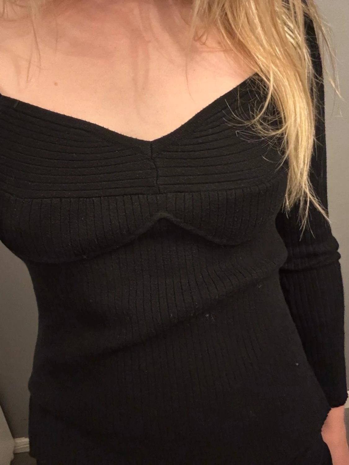 Svart ribbad långärmad topp