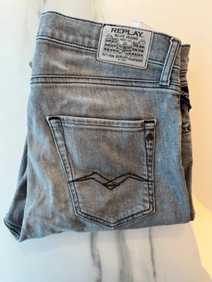 Replay Jean - Gråa skinny jeans från Replay I barnstorlek 166 vilket motsvarar W28-29. Skriv vid intresse!🤗