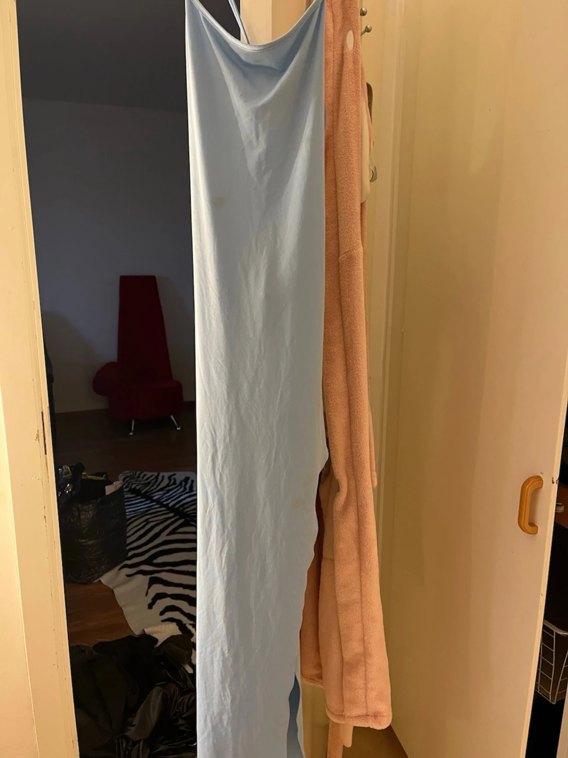 Ljusblå långklänning med snörning - 2