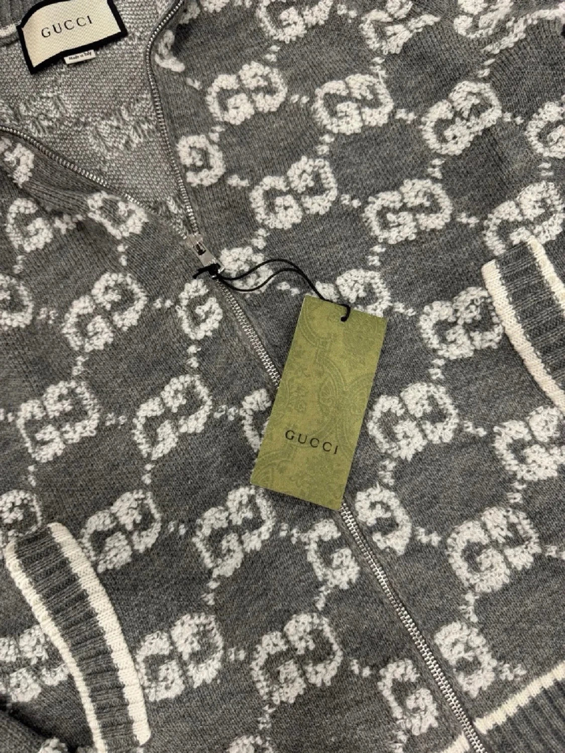 Grå ziptröja med GG-mönster från Gucci - 3