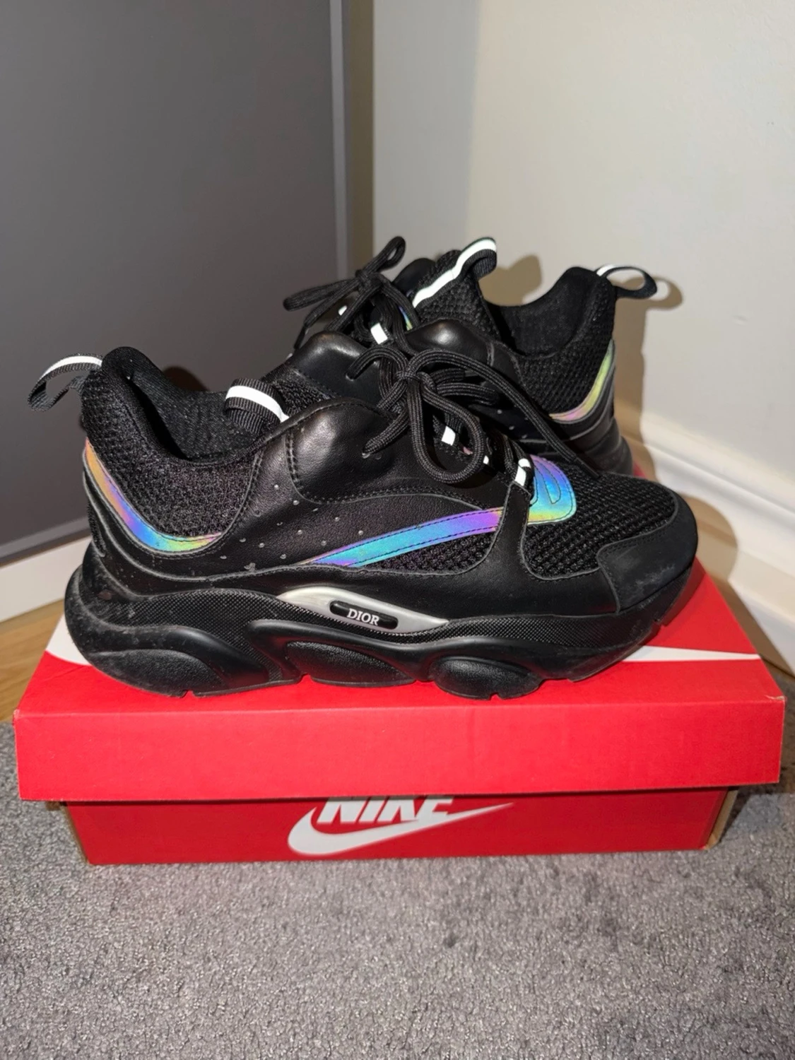 Sneakers B22