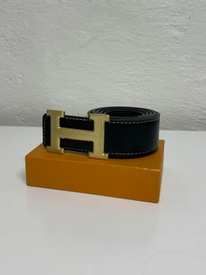 Herme's Bälte  - Helt nytt aldrig använd. Storlek 110cm. Endast bälte 