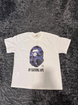 BAPE t-shirt  - Size M, as new