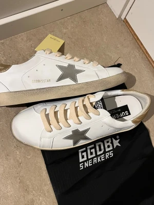 Golden Goose skor - Helt nya aldrig använda, size 42, dessa skor är  både för män och kvinnor