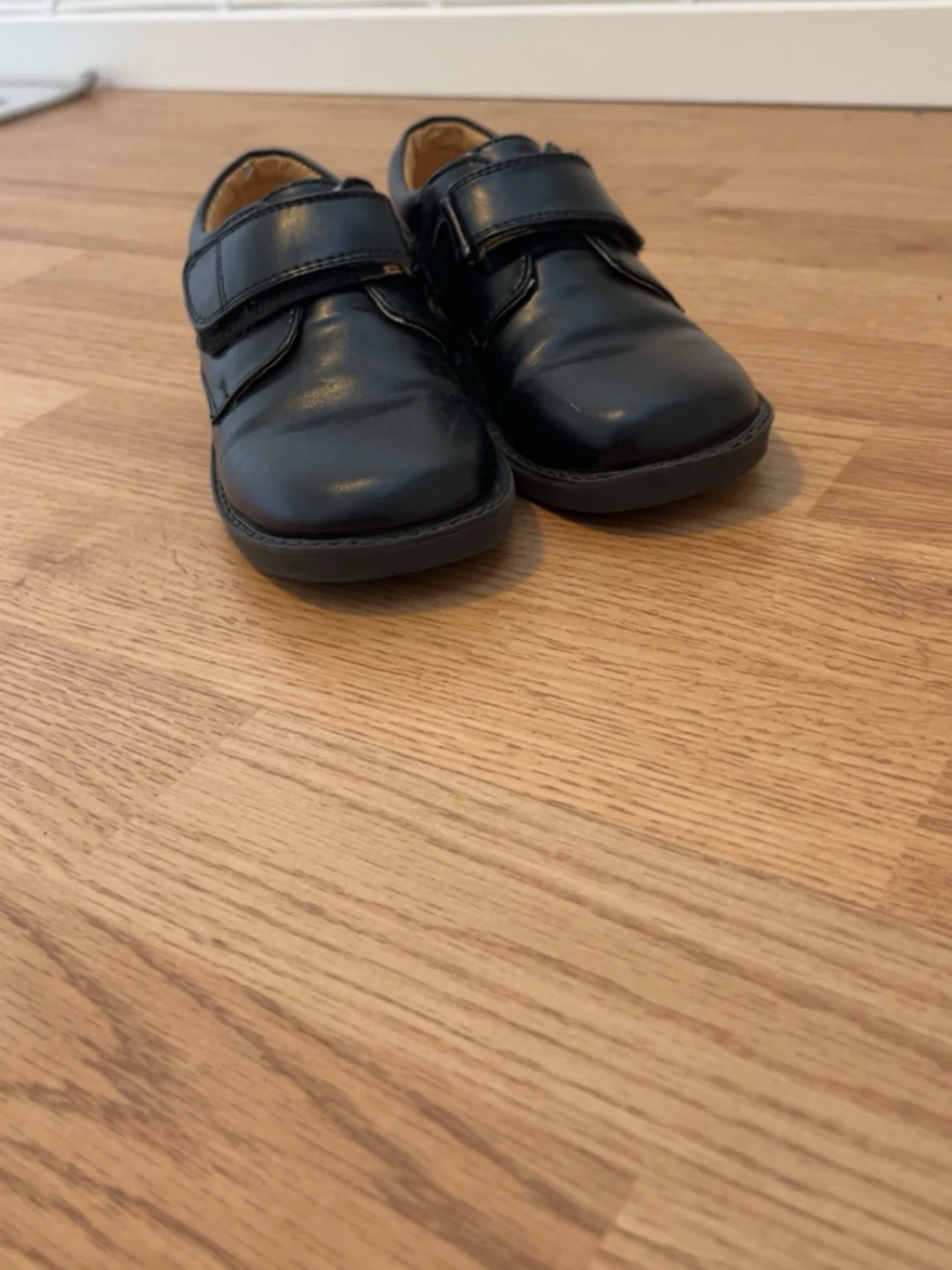 Svarta loafers med kardborreband - 1