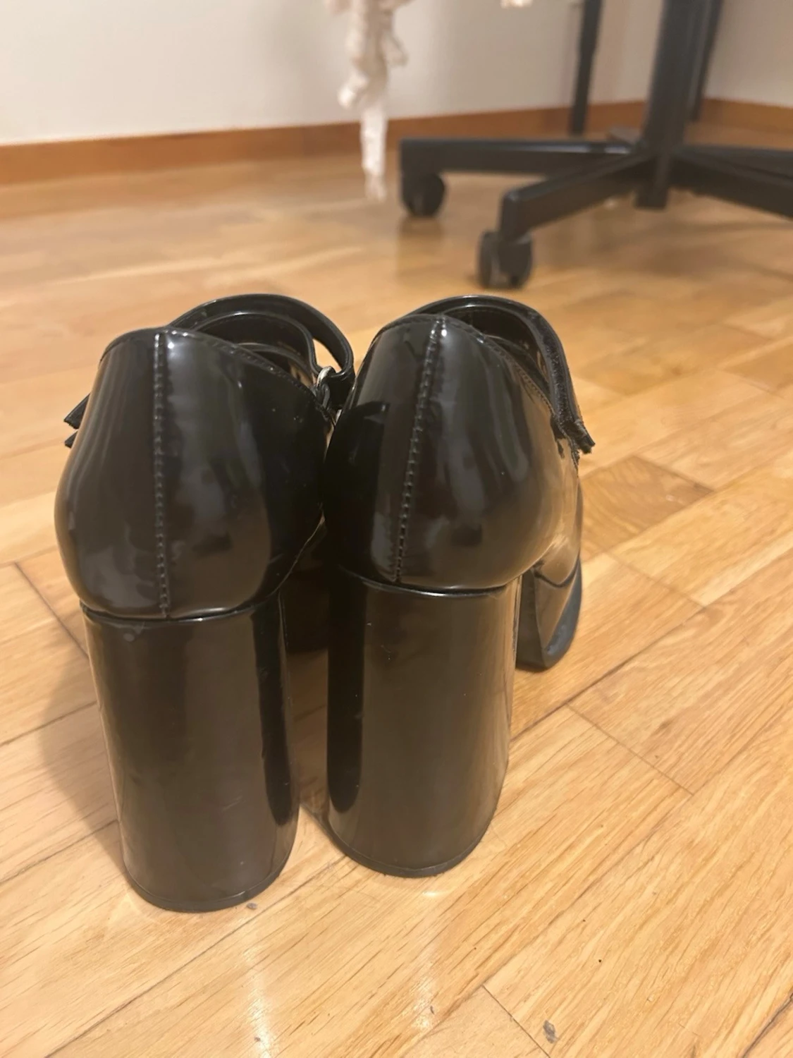 Svarta Mary Jane pumps med platå - 2