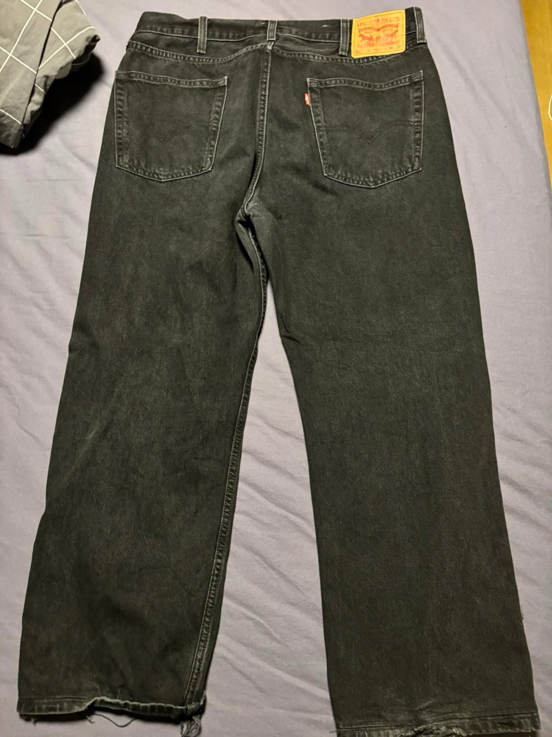 Svarta Levi's jeans - 1