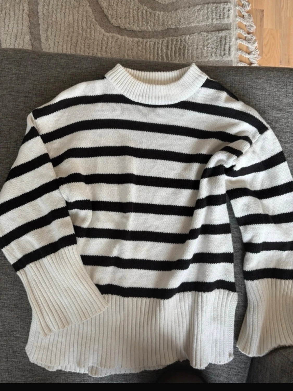 Oversize randig stickad tröja  - 2