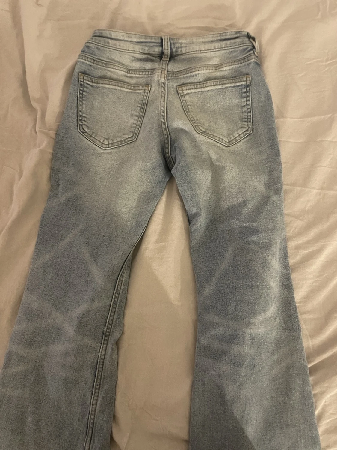 Ljusblå bootcut jeans - 2