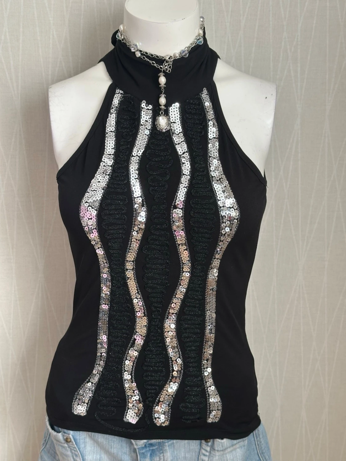 Svart paljettprydd halterneck topp